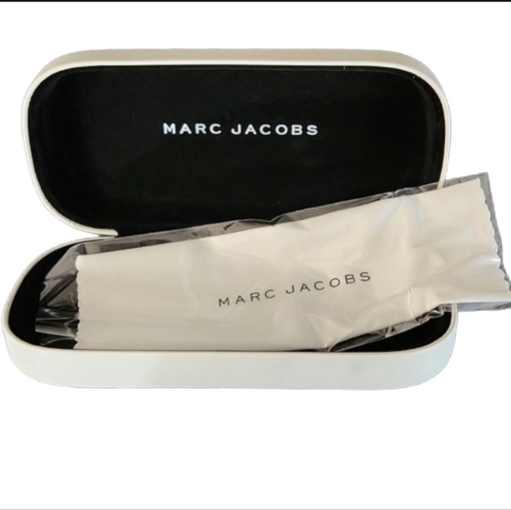 Marc Jacobs Sunglass Case and Cleaning Cloth